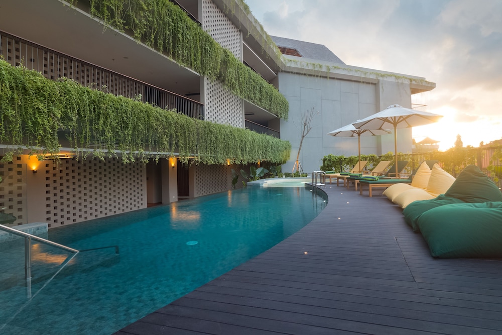 Beachwalk Residence 45/50