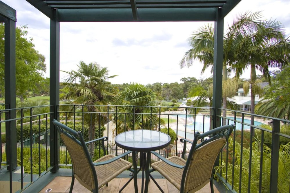 45 Joondalup Resort Country Club Blvd 33/44