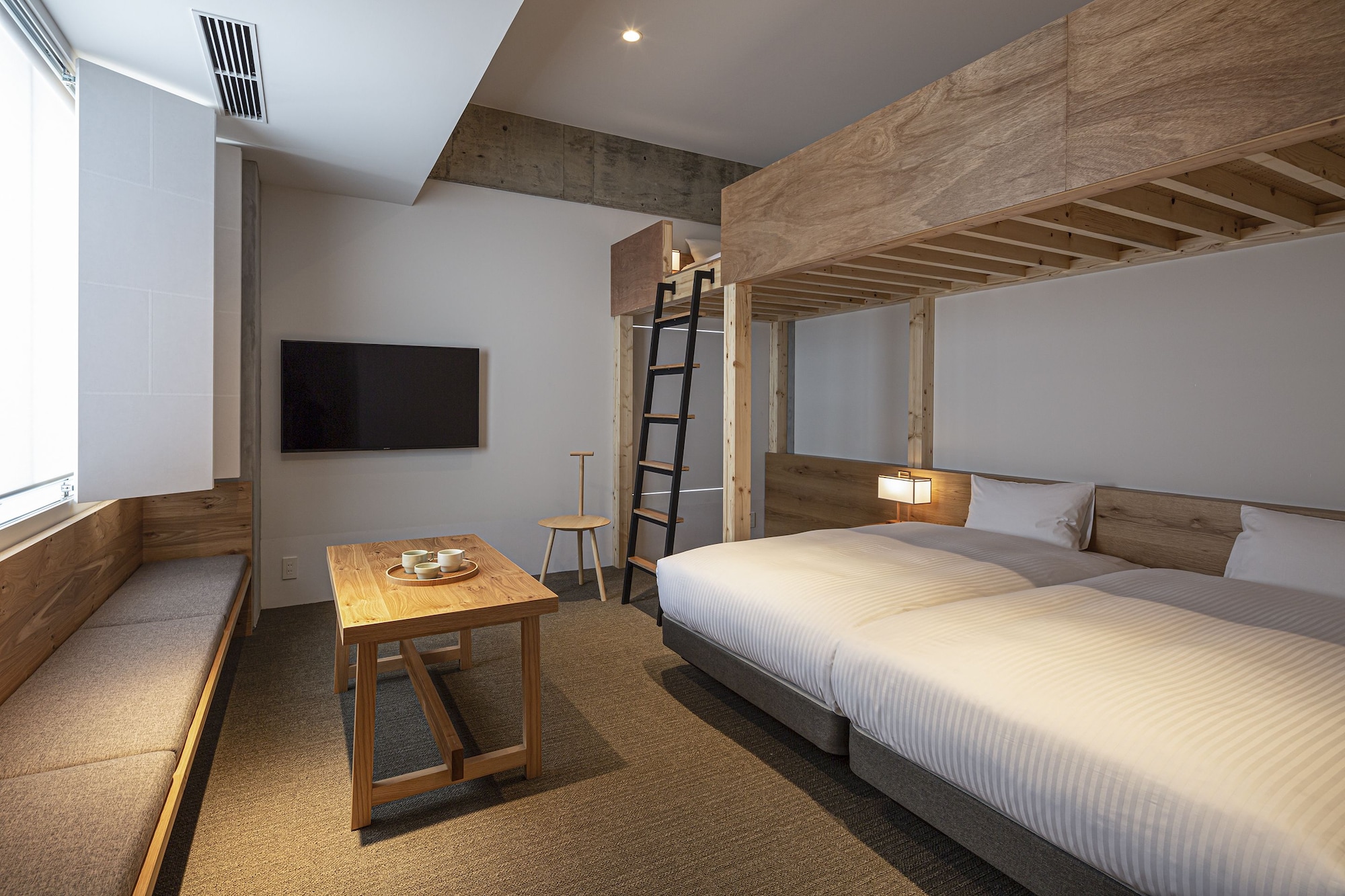 LOFT, SUPERIOR