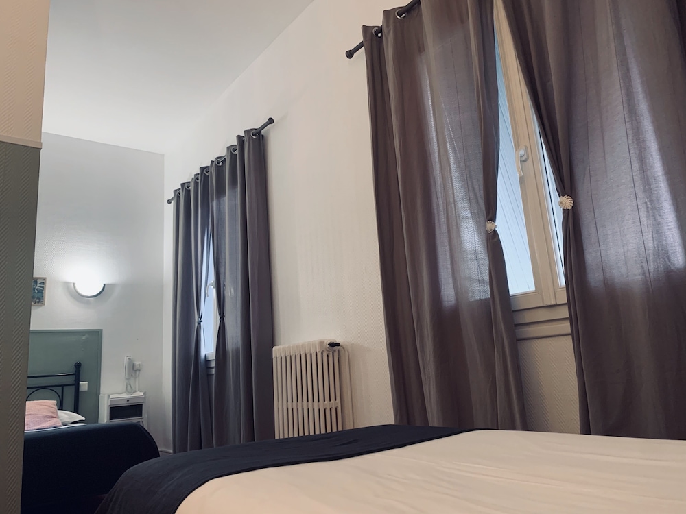 Trianon Hotel 6/36