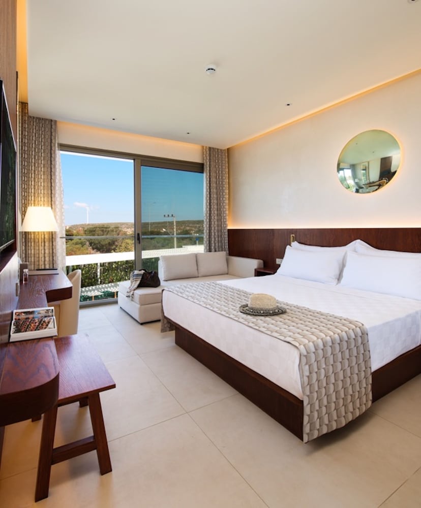 THE XON HOTEL 12/50