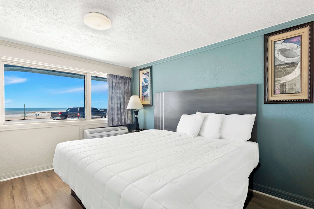 ROOM, KING BED, ACCESSIBLE