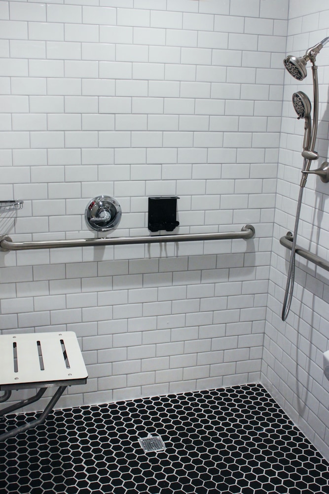 Signature Inn Berkeley Oakland 66/66