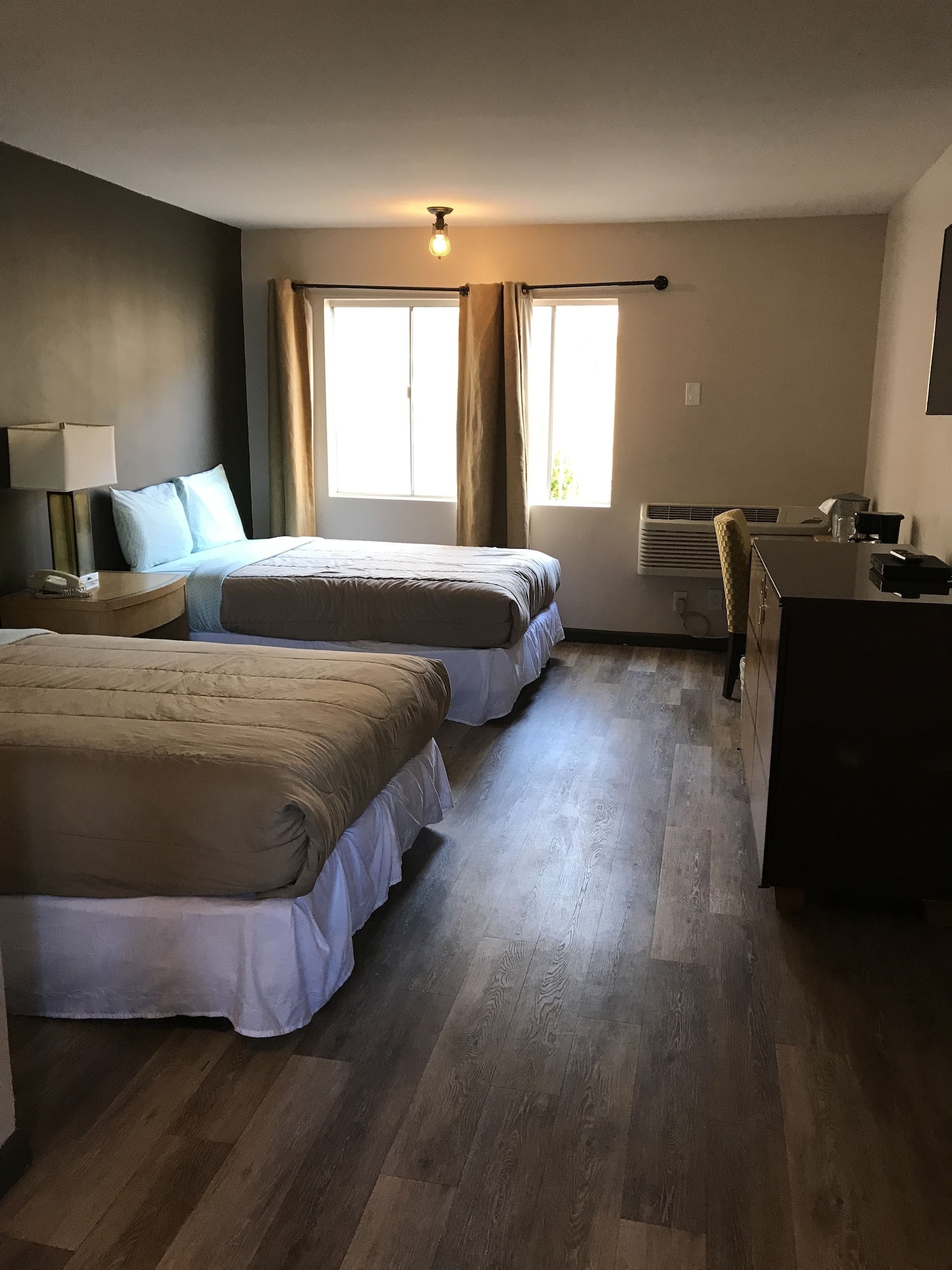 Room, 2 Double Beds, Pool View