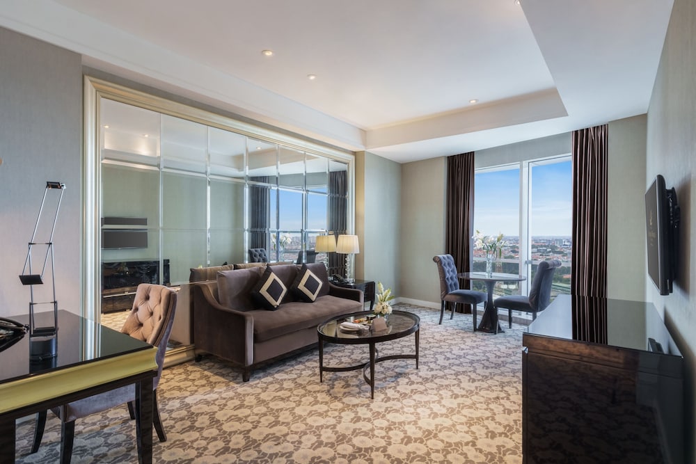 Hotel Ciputra World Surabaya managed by Swiss-Belhotel International 48/76