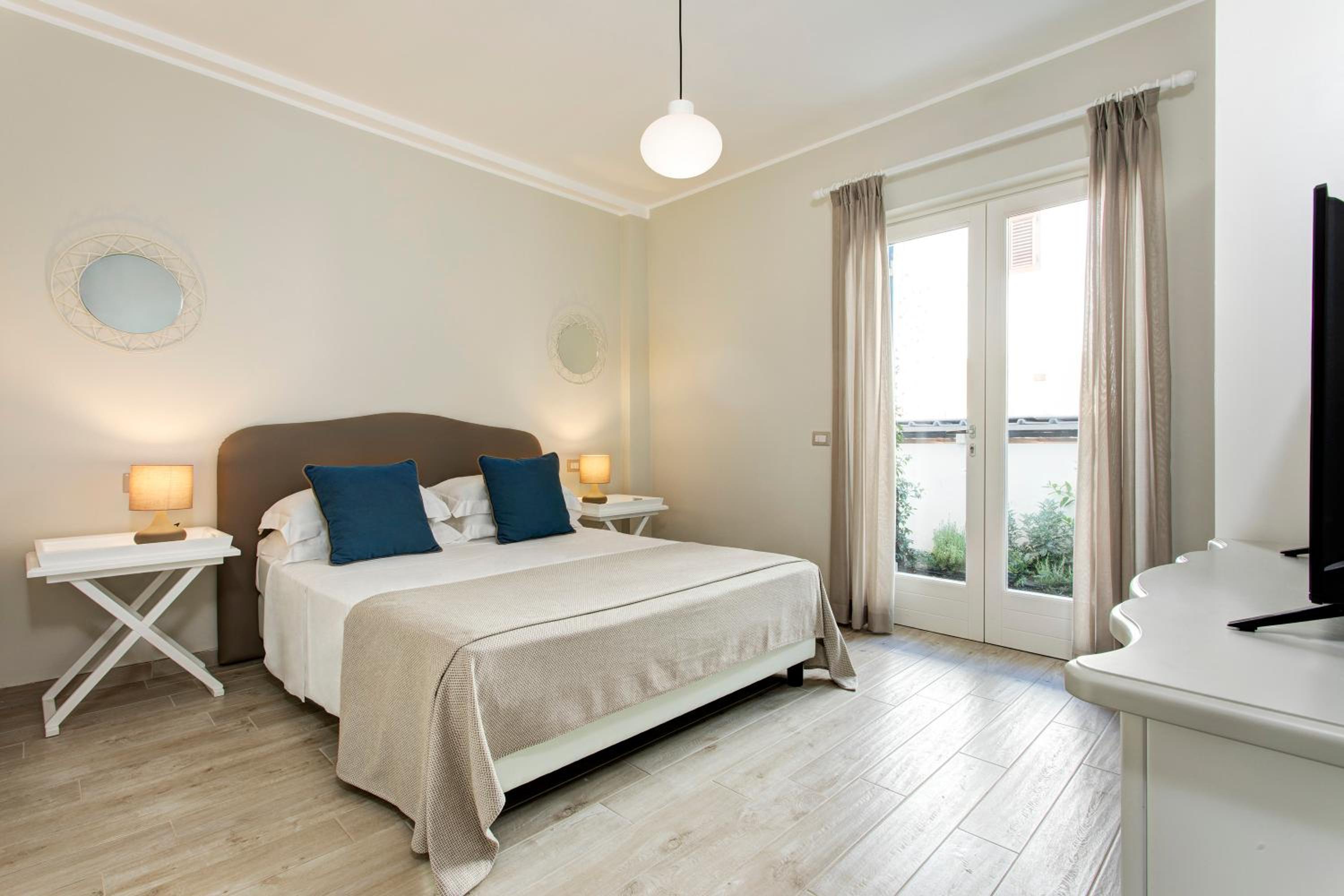COMFORT, DOUBLE OR TWIN BED