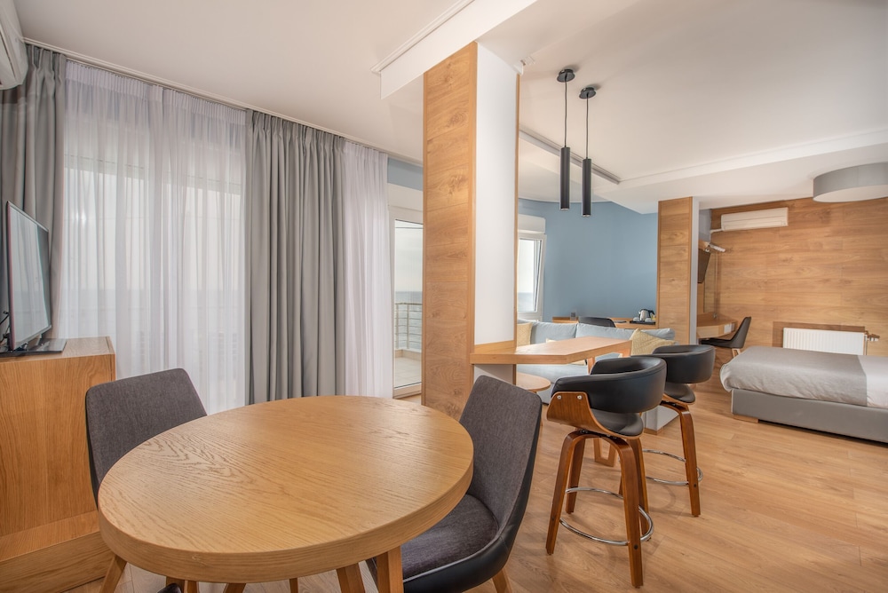Heliotrope Boutique and Resort Hotels 56/65
