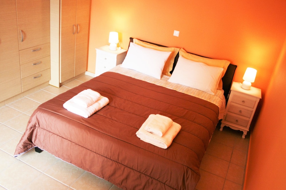 Lagoon View Apartments - Adults Only 18/70