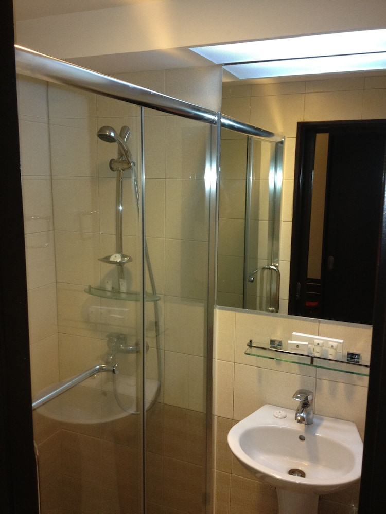 MILLENIA SUITES ORTIGAS 23/24