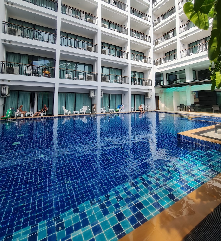 Paripas Patong Resort 3/76