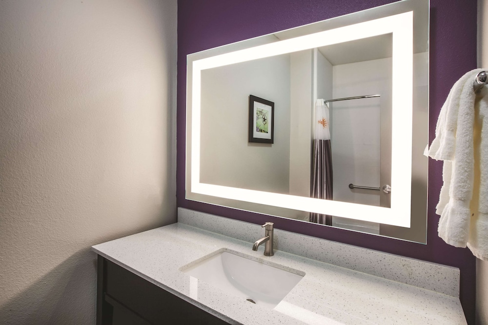 La Quinta Inn & Suites by Wyndham Lubbock South 45/48