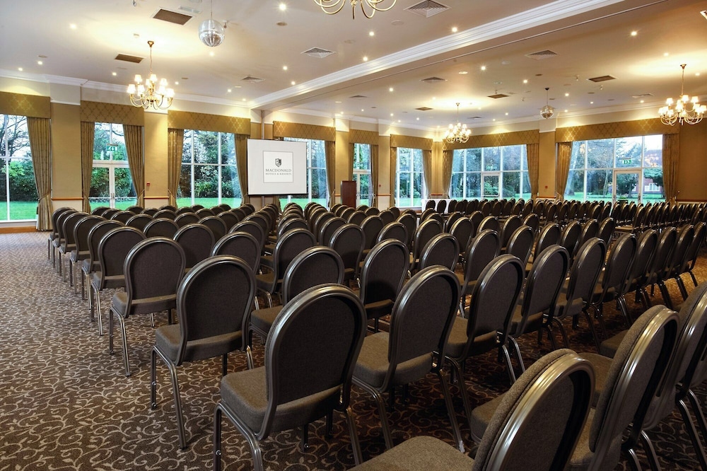 Macdonald Craxton Wood Hotel 52/60