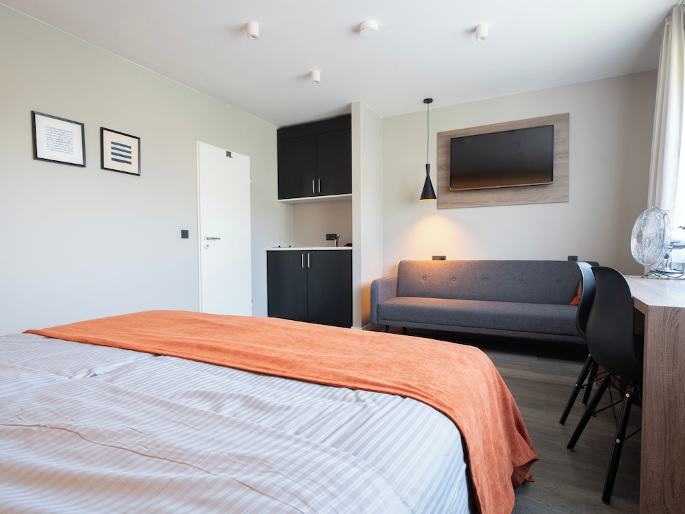 JustStay Ratingen Hotel & Apartments 7/50