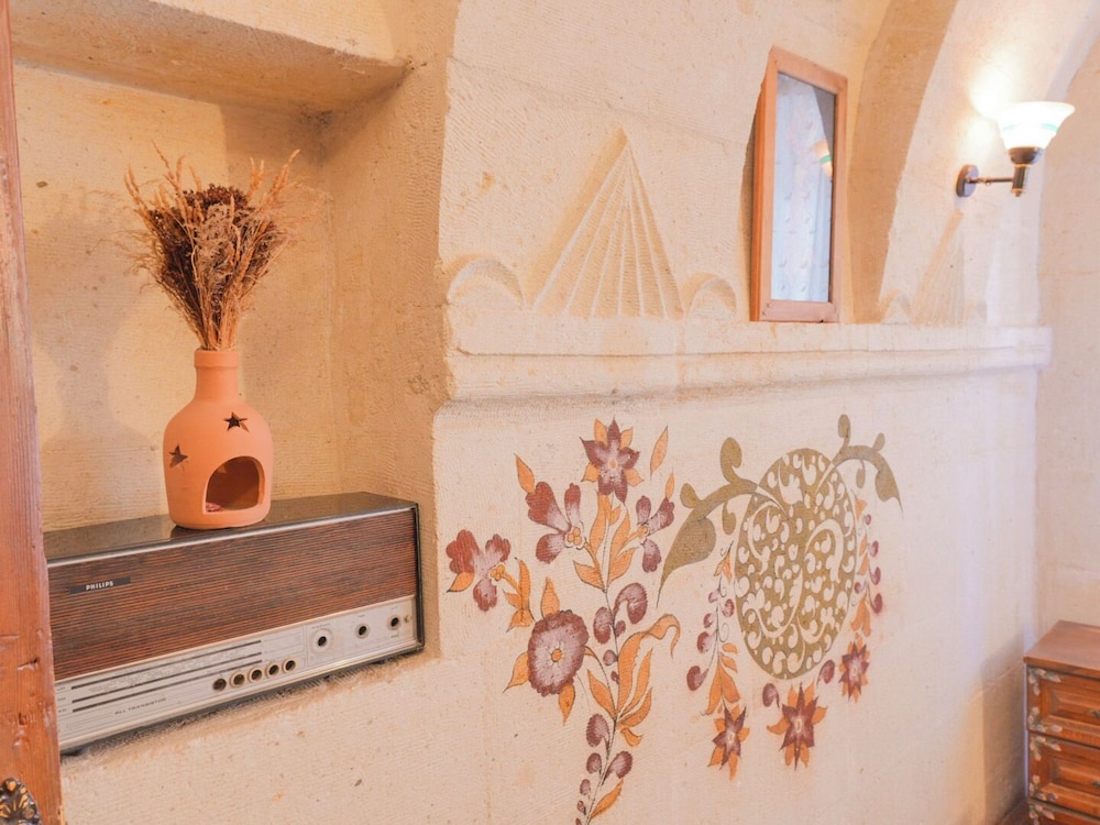 Kismet Cave House 7/50