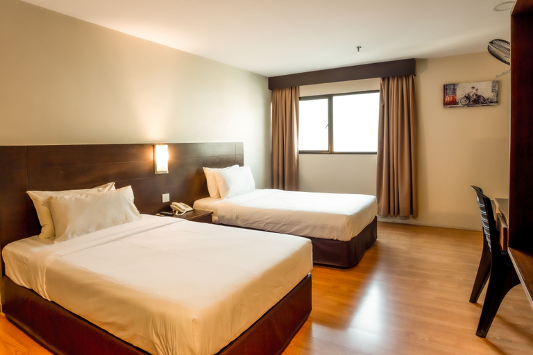 Deluxe, Twin Beds