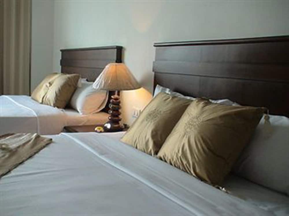 CROWN PATTAYA BEACH HOTEL 28/58