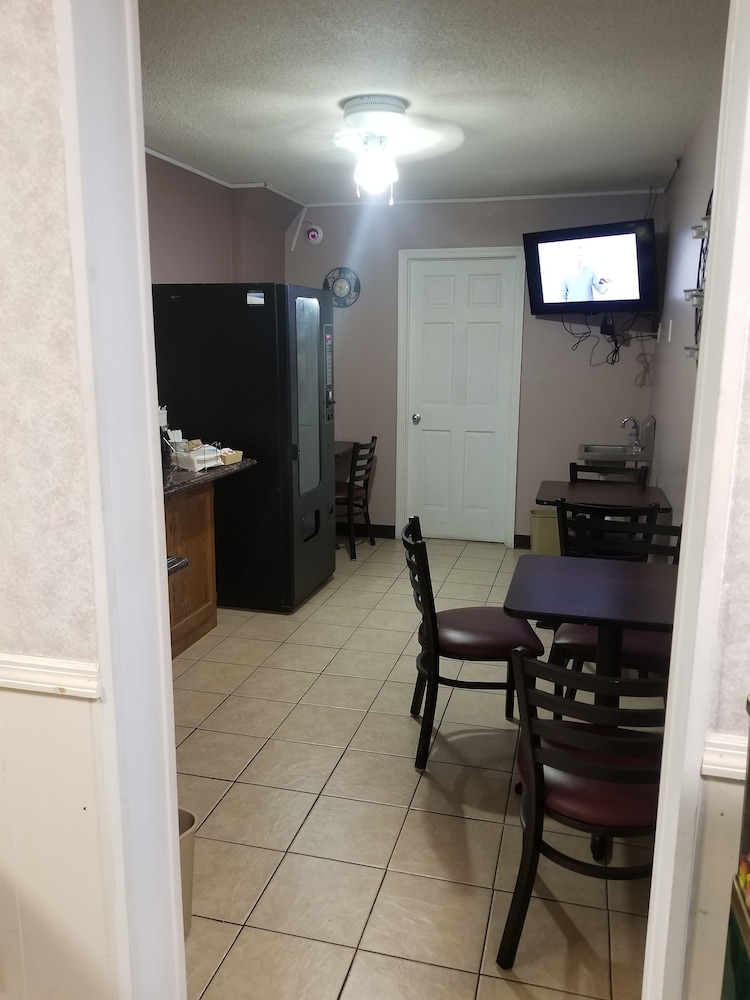 Island Inn 44/64