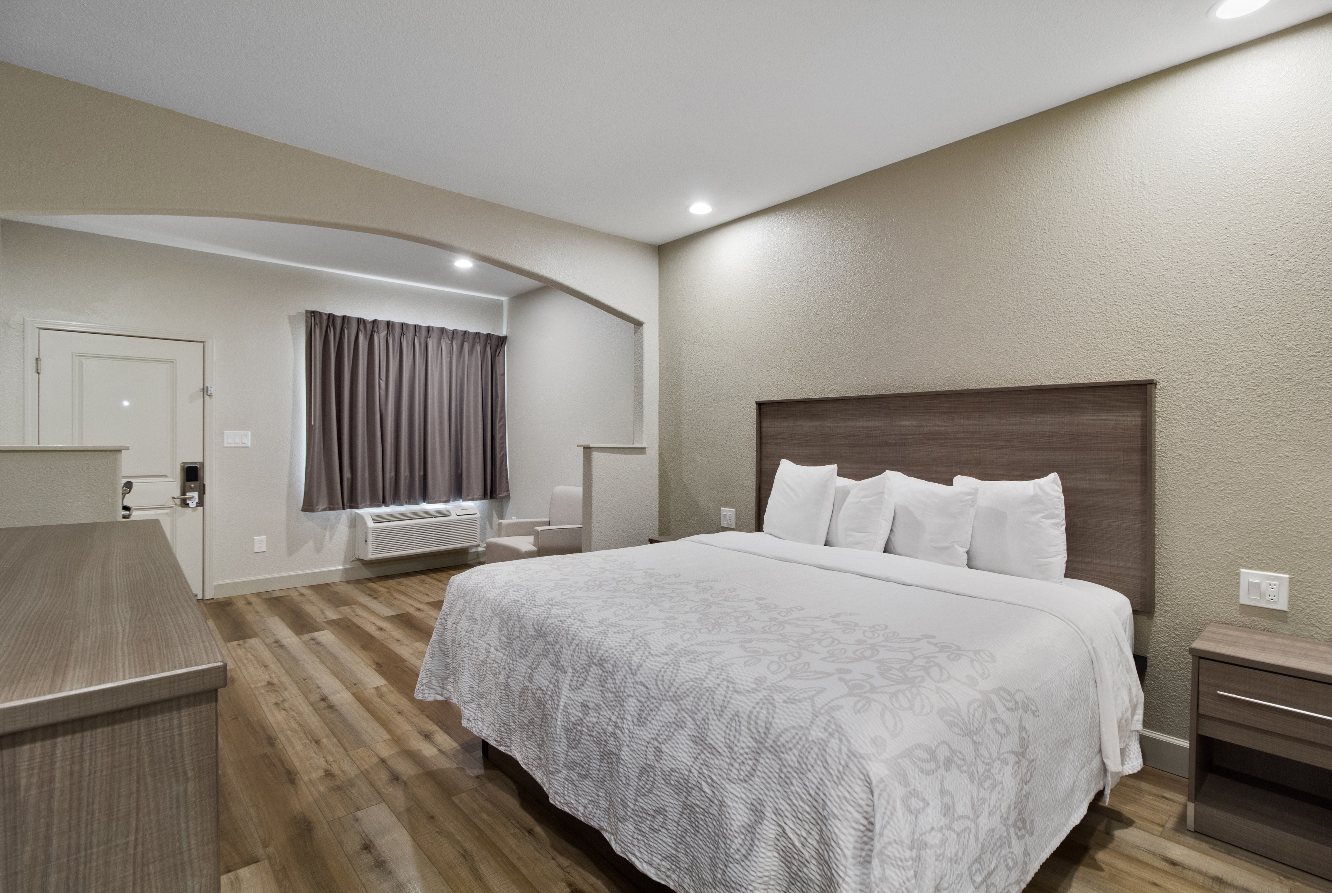 Premium, King Bed