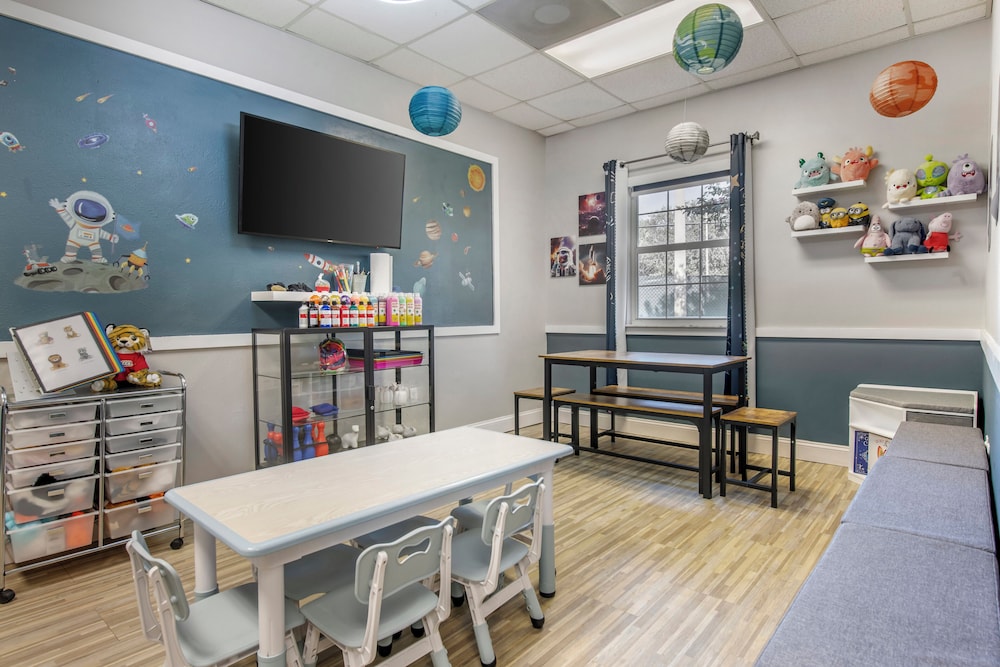Orbit One Vacation Villas 44/61