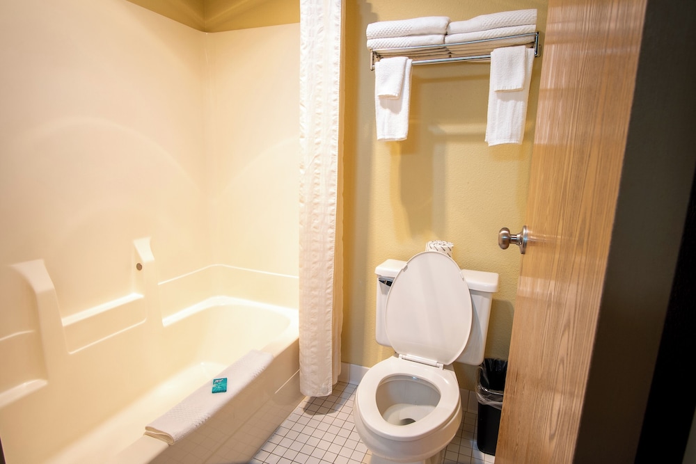 Coratel Inn & Suites by Jasper River Falls 57/60