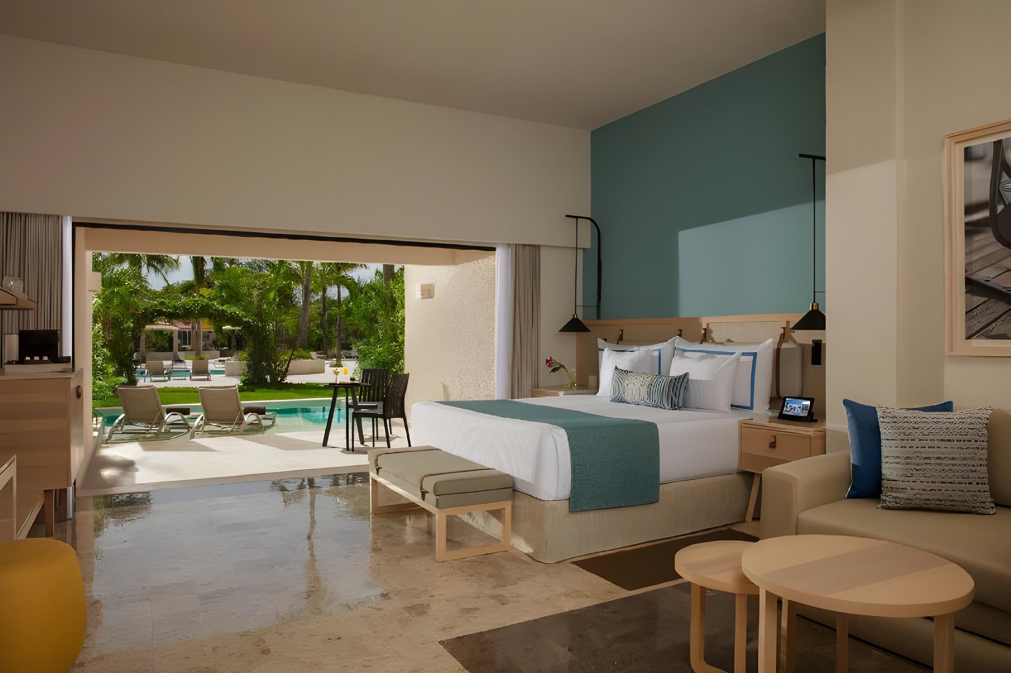 Preferred, Swim Out, Deluxe, King Bed