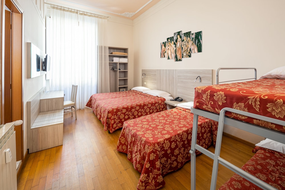 LILIUM HOTEL 39/65