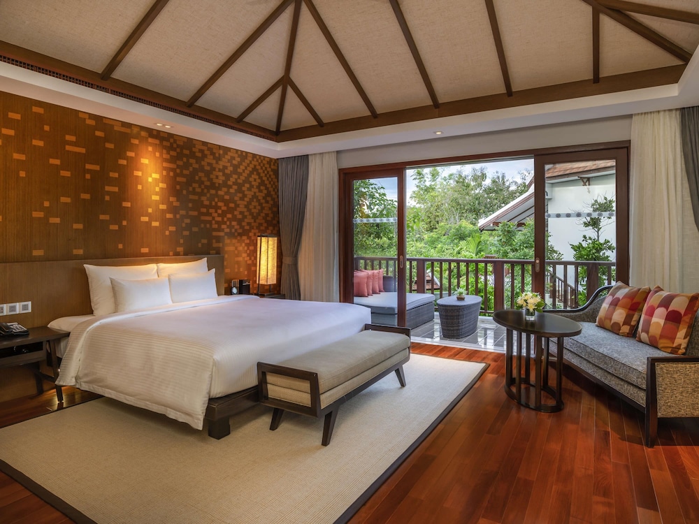 Premium, Deluxe, Suite, King Bed