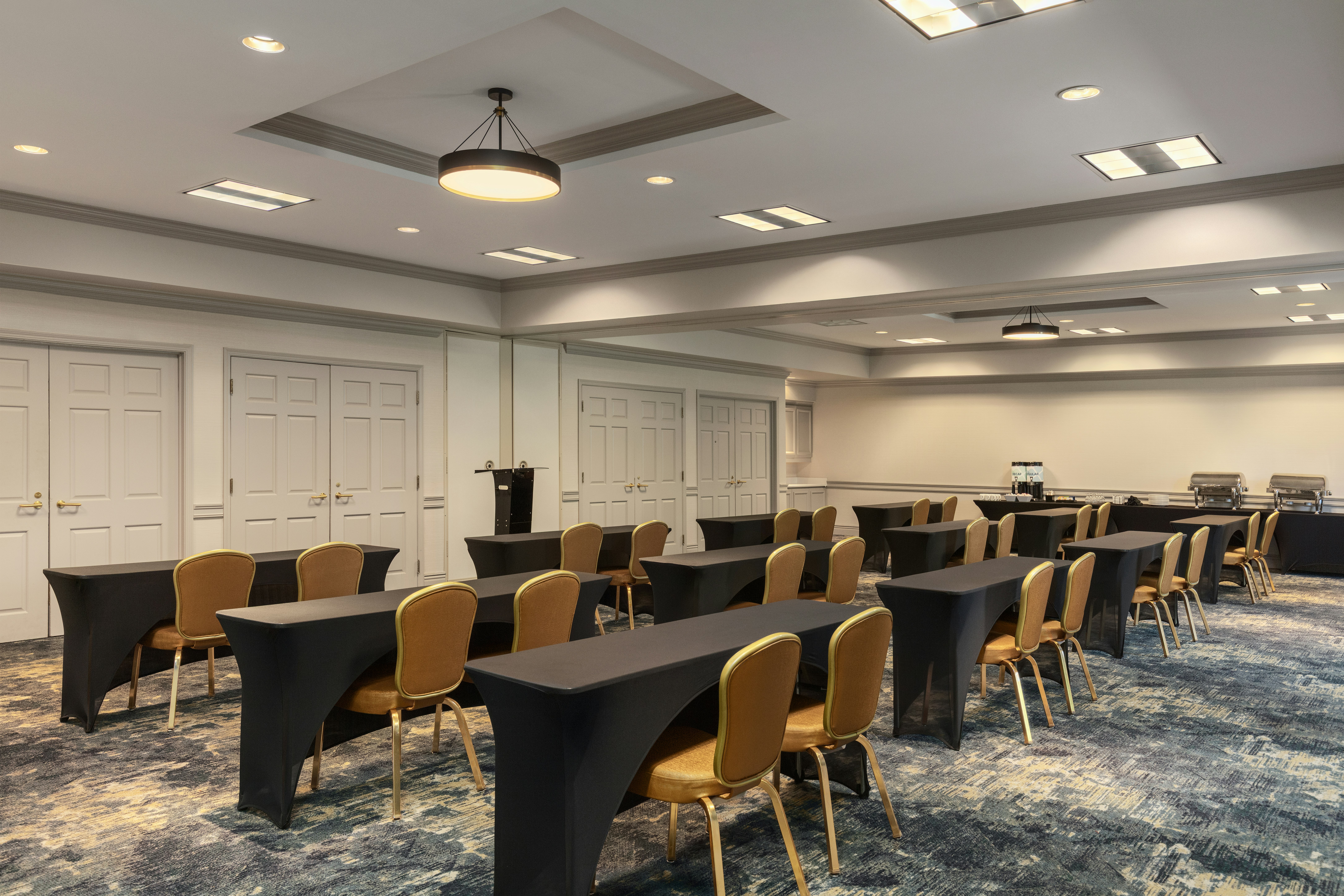 Hilton Garden Inn Milwaukee Northwest Conference Center 33/43