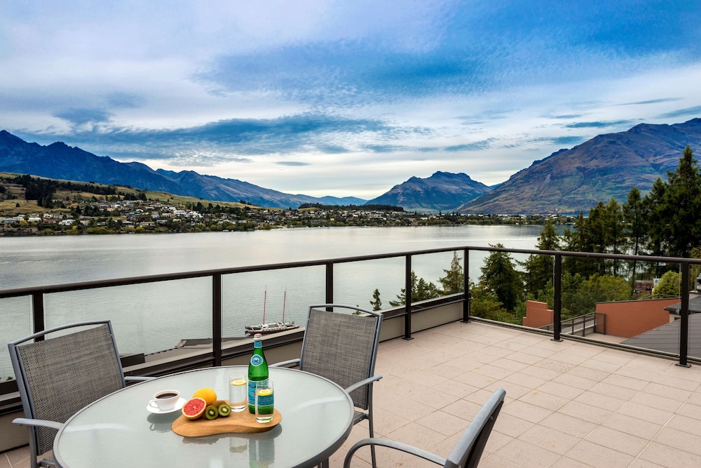 Avani Queenstown Hotel 3/56