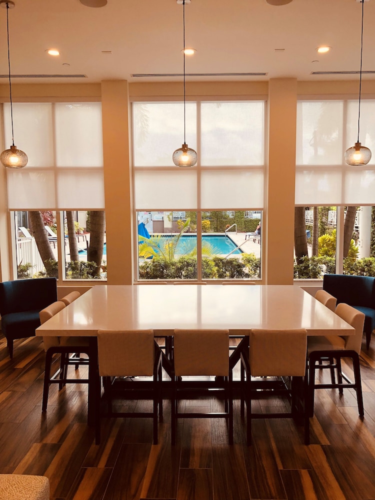 Hilton Garden Inn Miami Airport West 50/64
