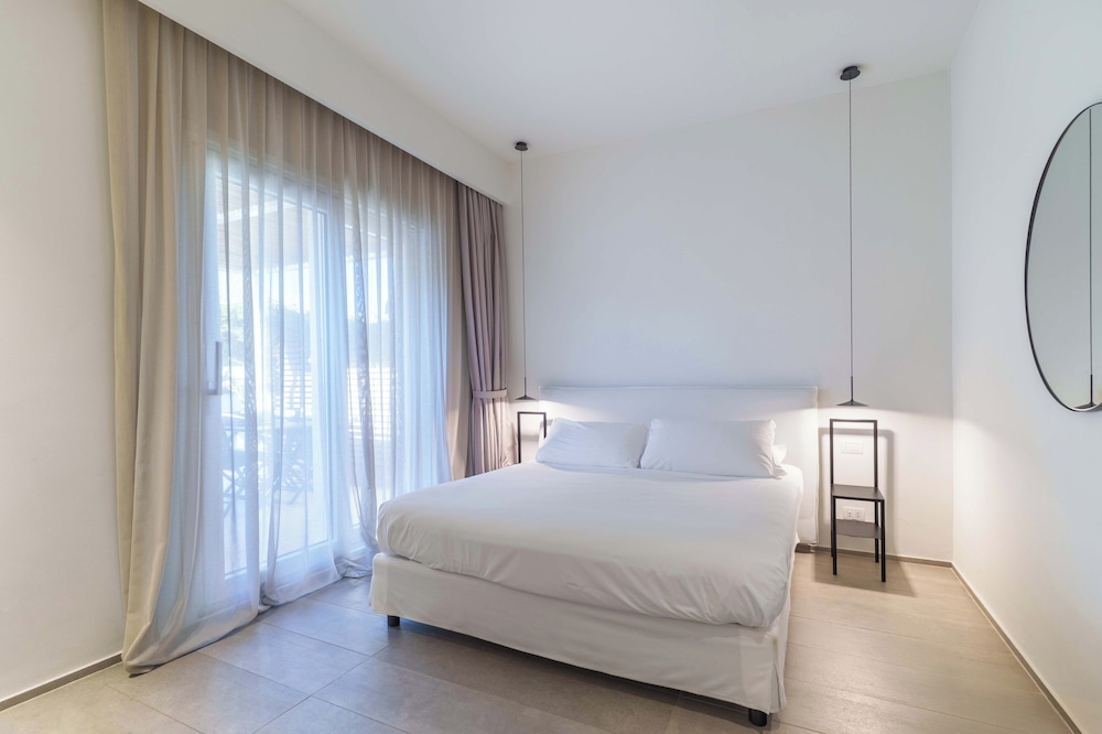 Junior Suite, Queen and Twin Beds, Mini Pool, Terrace، Domia Boutique Hotel Mondello 2/8