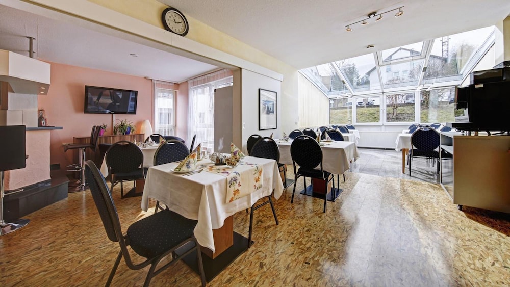 Airport Hotel Stetten 12/23