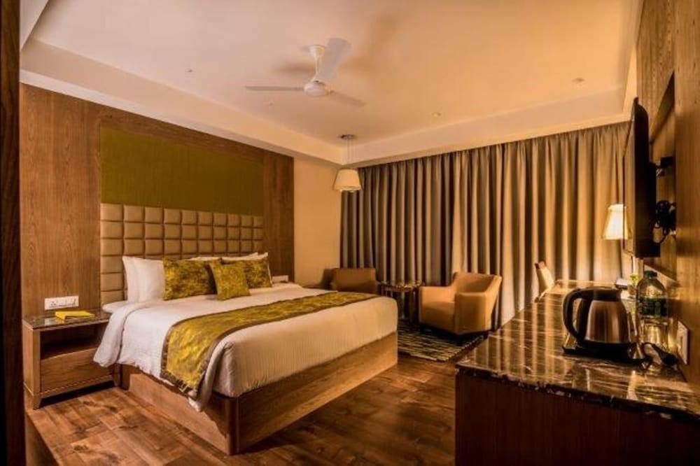 Lemon Tree Hotel Siliguri 8/31