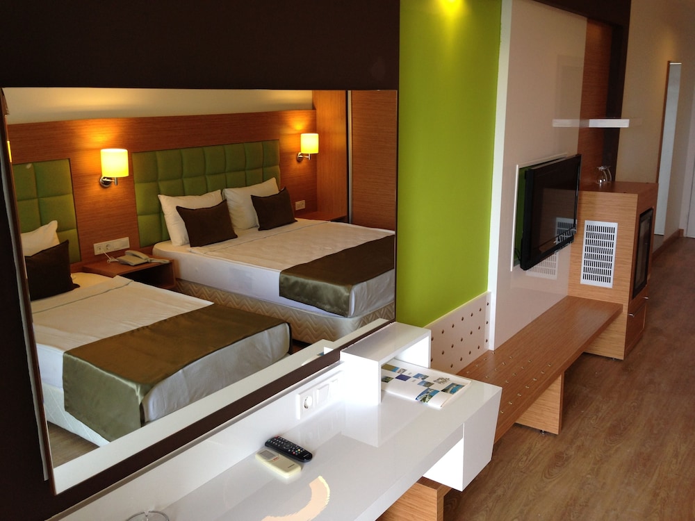 Asr-I Ala Hotel 10/41
