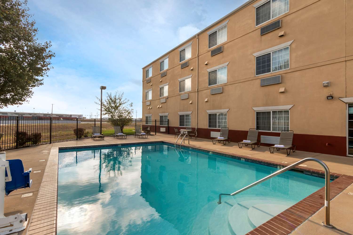 Best Western Governors Inn and Suites 3/12