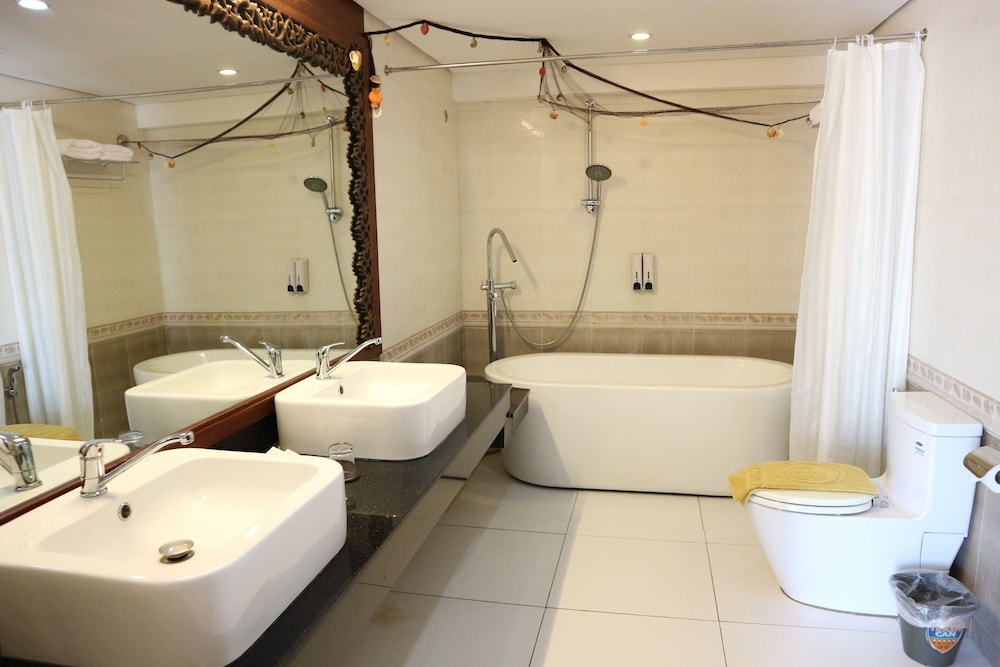 Golden Phoenix Hotel Boracay 48/50
