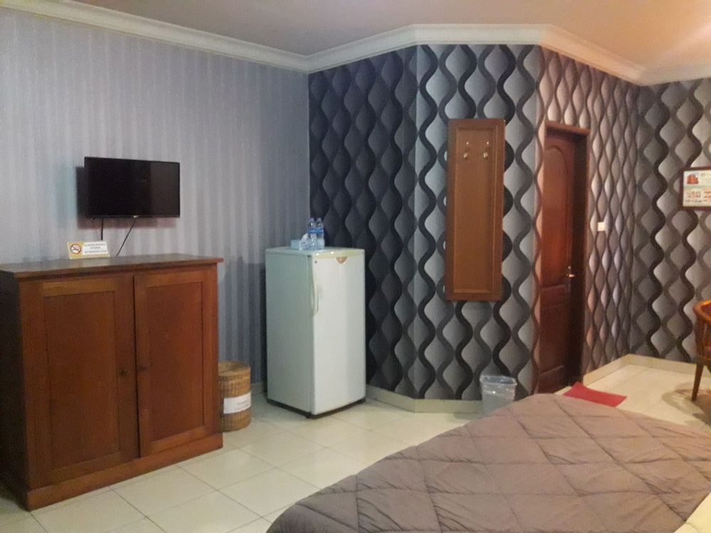 Hotel 678 Kemang 29/33