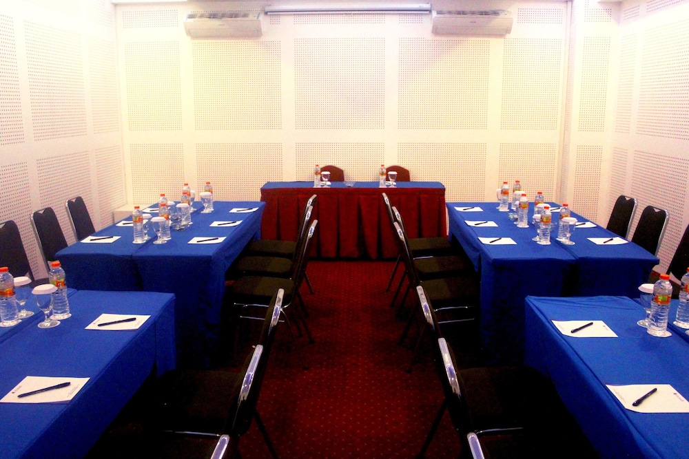 Prima Sr Hotel & Convention 42/50
