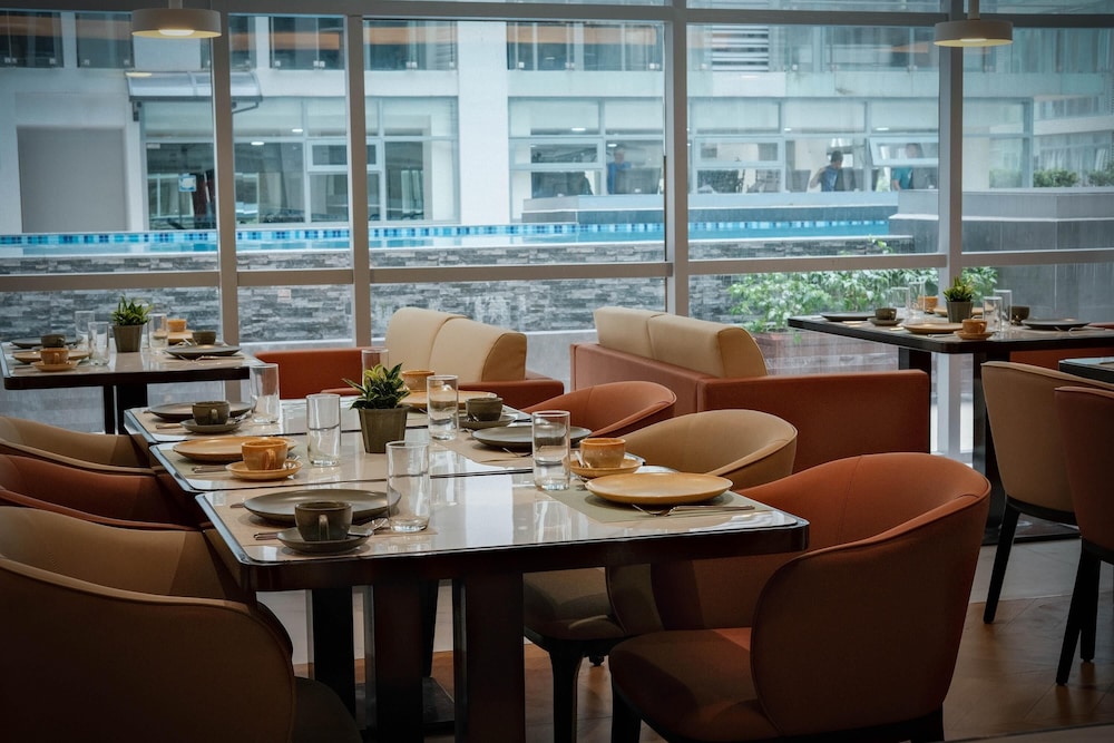 Wyndham Garden Manila Bay 56/63