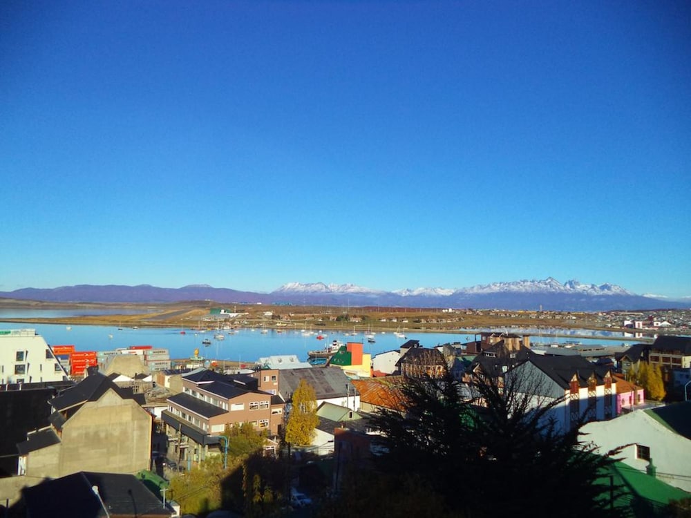 Mil 810 Ushuaia Hotel 61/67