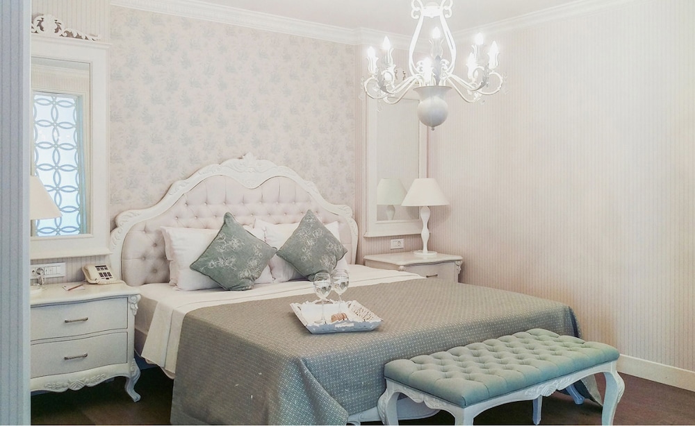 Ena Boutique Hotel 39/50