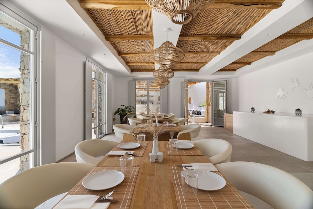 Radisson Blu Euphoria Resort 65/75