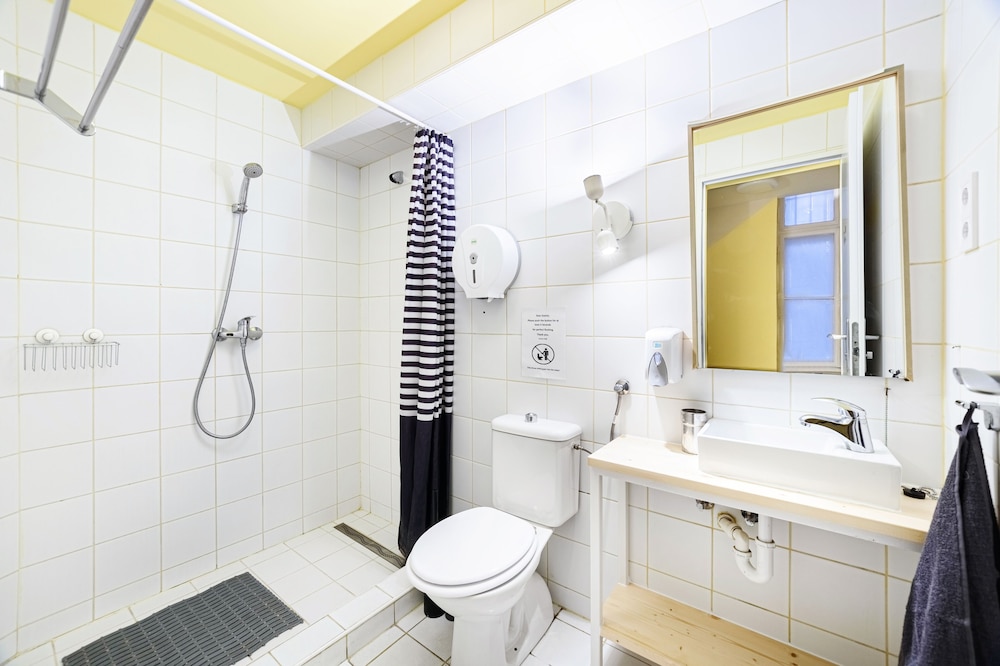 Avenue Hostel 39/50