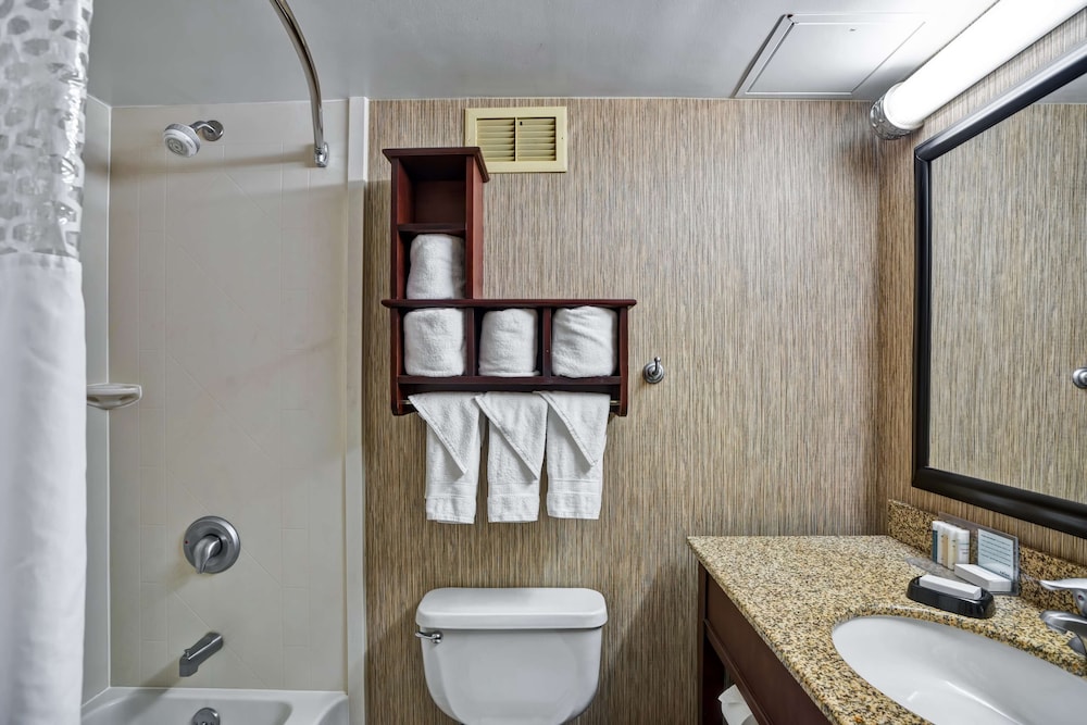 Hampton Inn Scranton at Montage Mountain 24/47