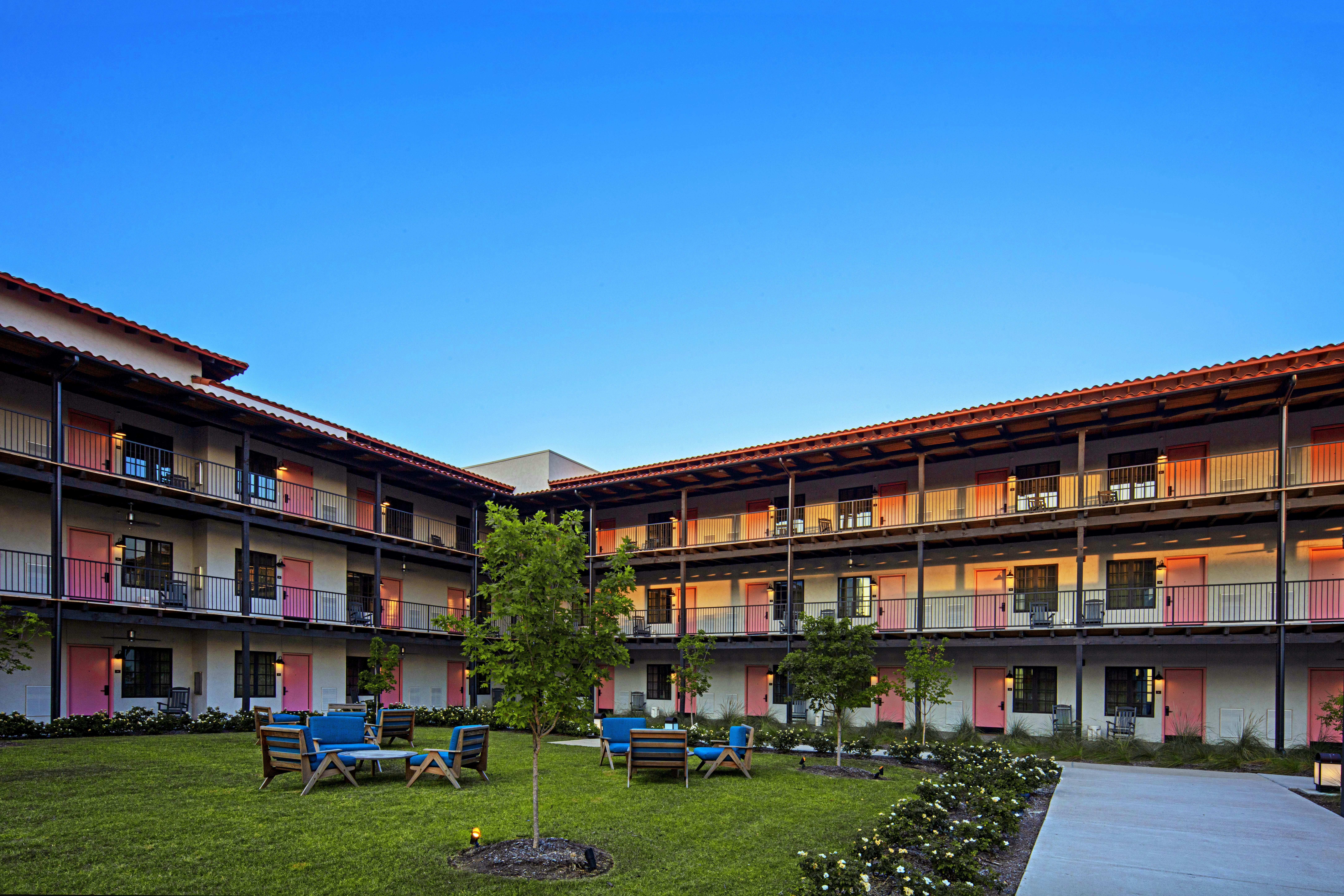 Texican Court By Valencia Hotel Group photo3