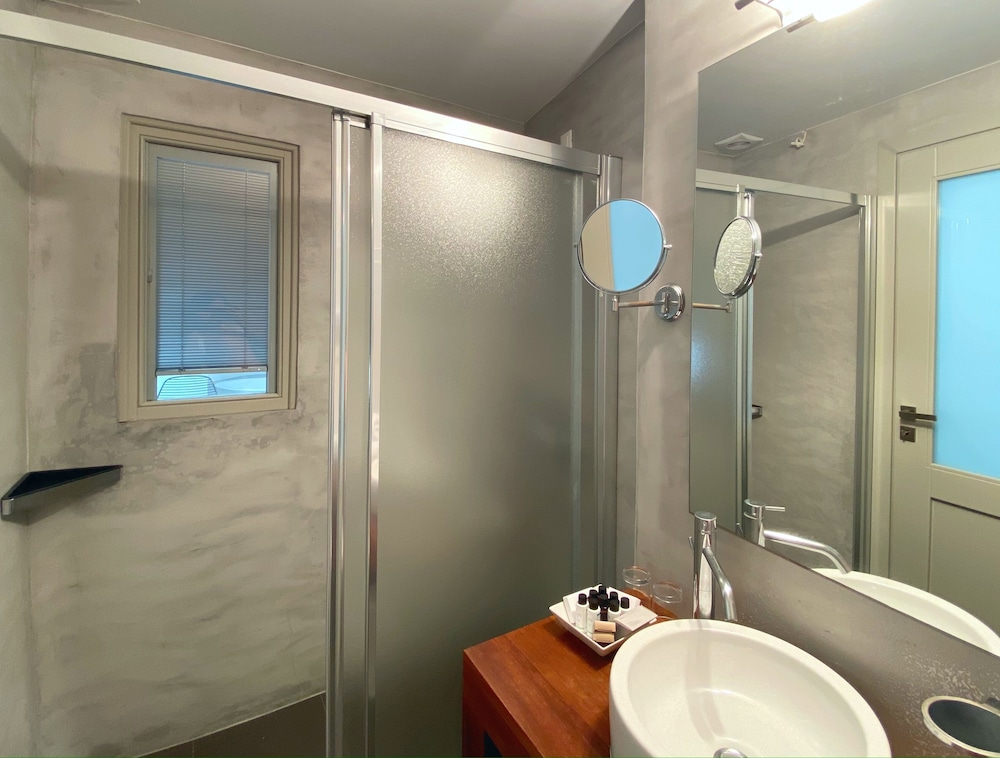 Panorama Boutique Hotel 66/69