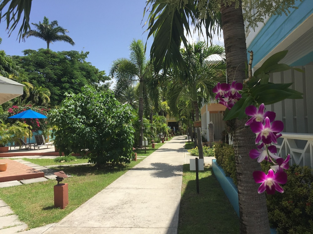 BUCCANEER BEACH CLUB 56/71