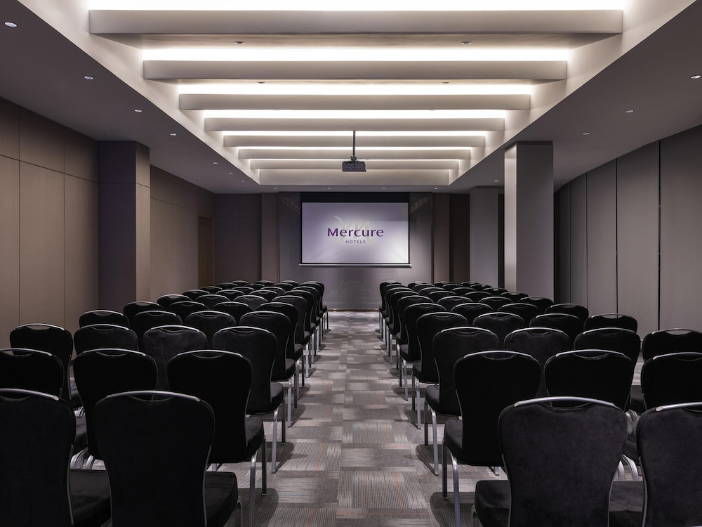 Mercure Chengdu Chunxi 54/65