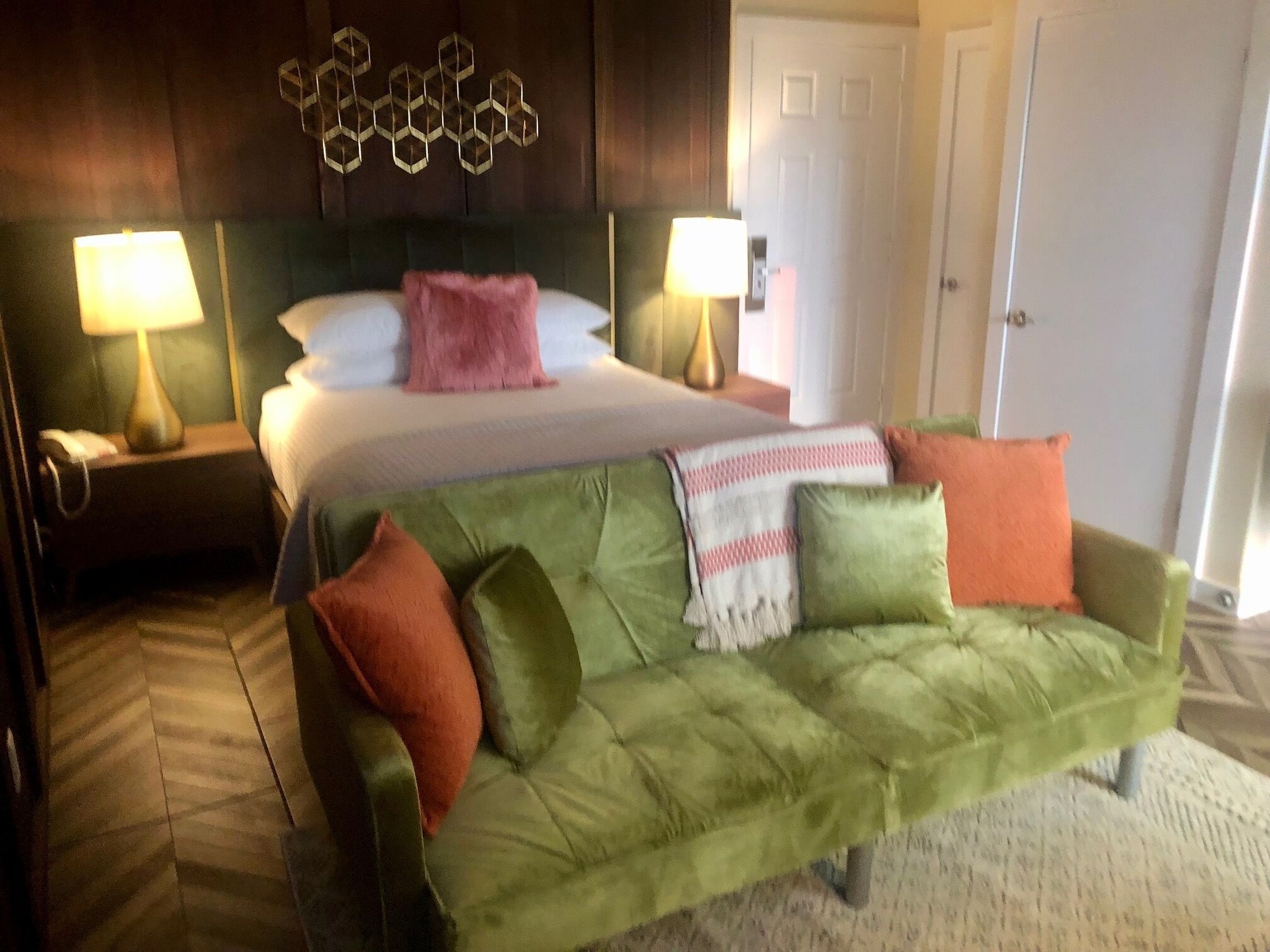 Luxury, Single, Futon Bed, Queen Bed