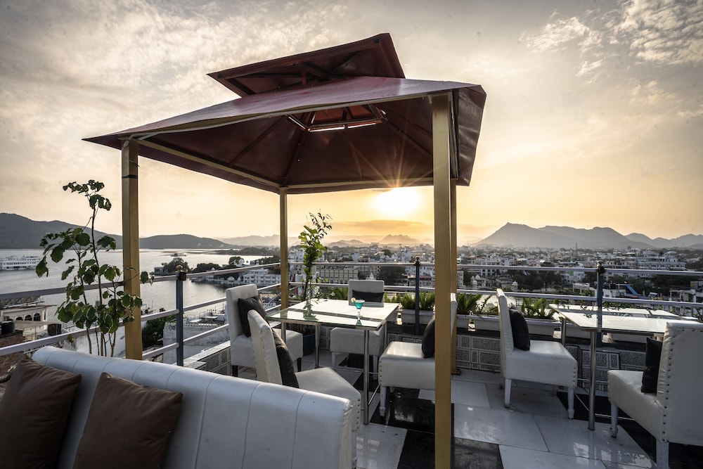 The Lake View Hotel – On Lake Pichola 29/50
